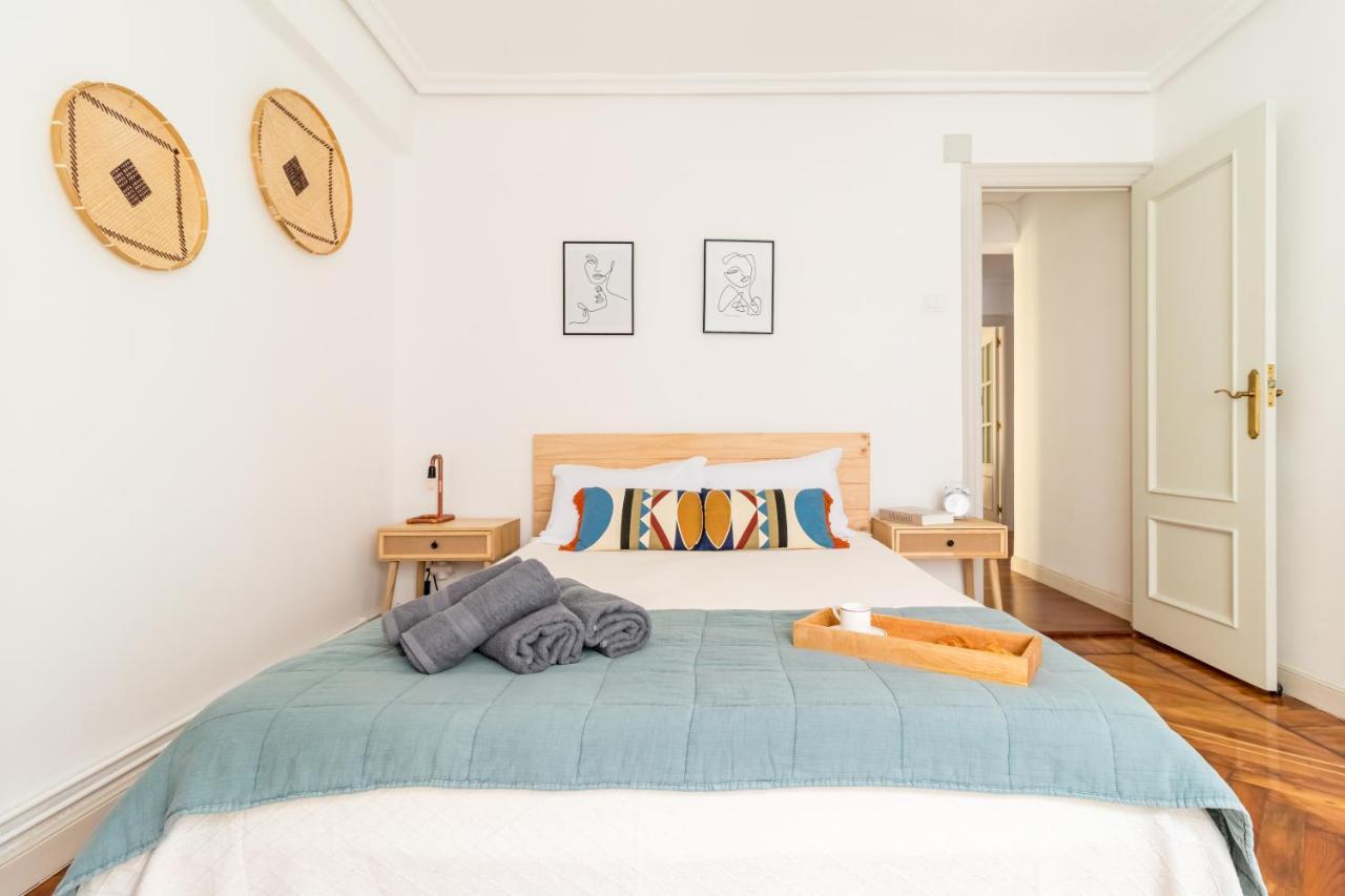 Moderno Apartamento En Pleno Centro Santander Eksteriør billede