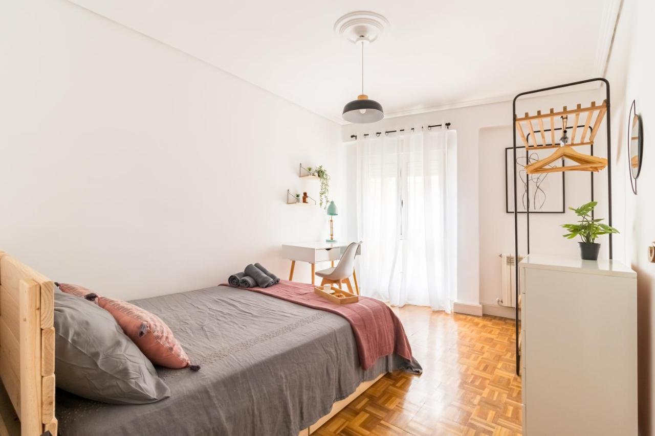 Moderno Apartamento En Pleno Centro Santander Eksteriør billede
