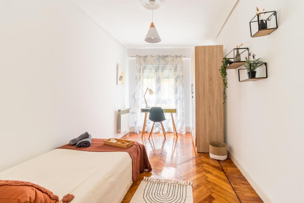 Moderno Apartamento En Pleno Centro Santander Eksteriør billede